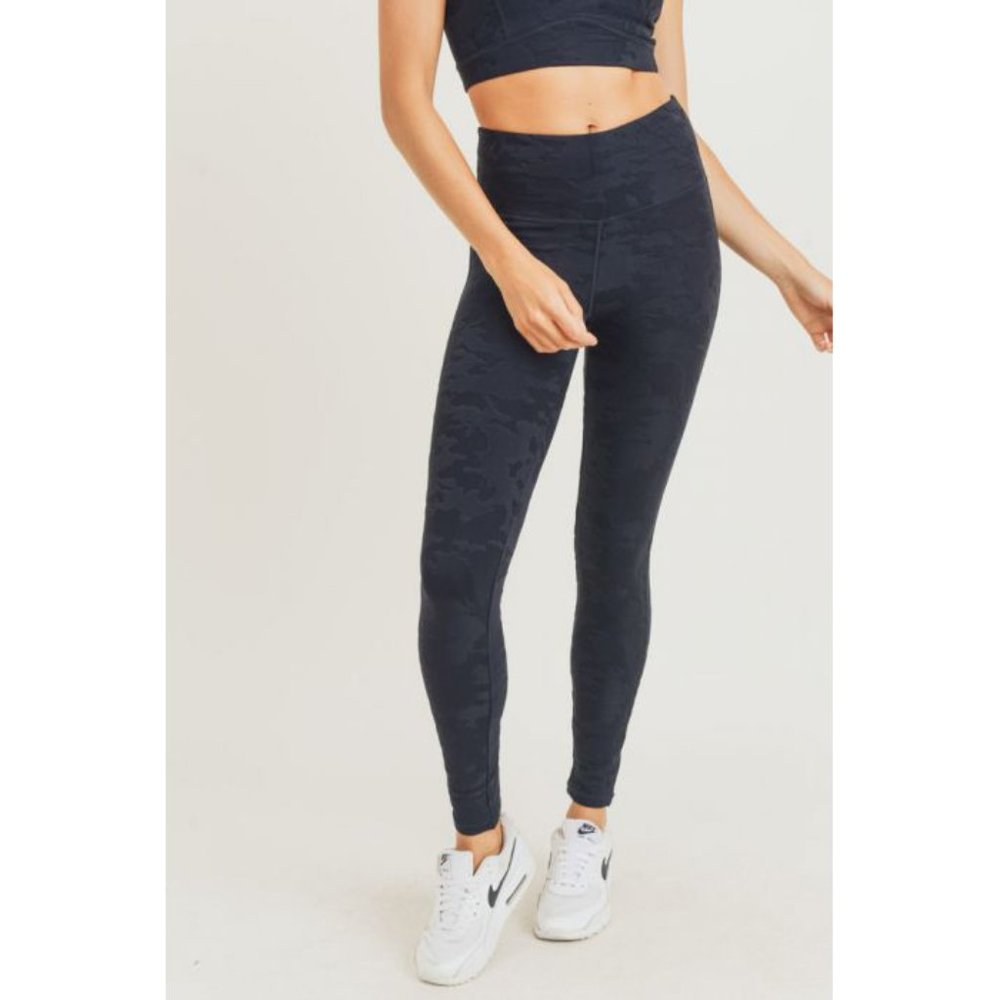 Textured Camo Jacquard TACTEL® Highwaist Leggings - Picture 3 of 6